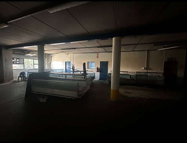 2,000M² WAREHOUSE FOR SALE IN FOUNDERS VIEW